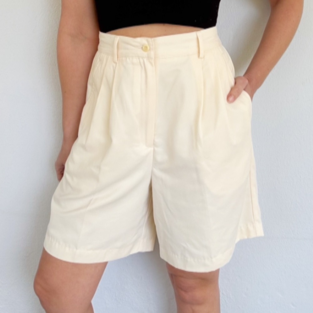 Vintage IZOD Club Antique Ivory high rise pleated Bermuda shorts size 10